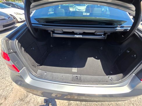 Used 2013 Mercedes-Benz E 350 4MATIC Sedan image 13