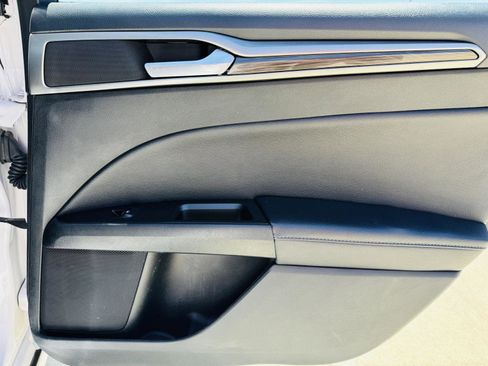 Used 2020 Ford Fusion SEL FWD image 27
