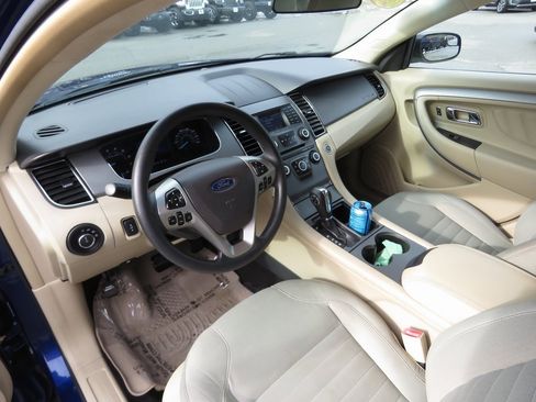 Used 2013 Ford Taurus SE image 11