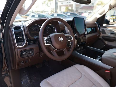 Used 2025 RAM 1500 Laramie AWD/4WD image 15