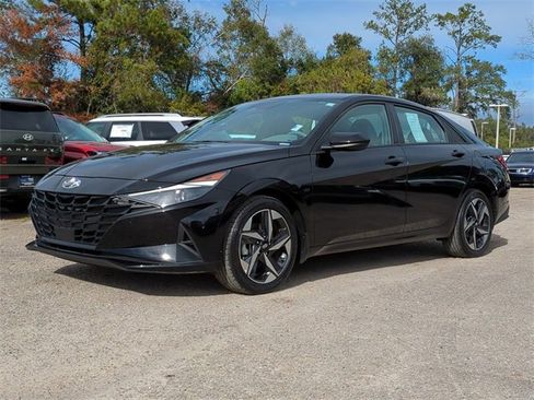 Certified 2023 Hyundai Elantra SEL w/ Convenience Package image 2