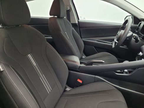 Used 2022 Hyundai Elantra SEL image 21