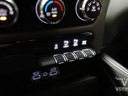 New 2026 RAM 1500 Express AWD/4WD image 24