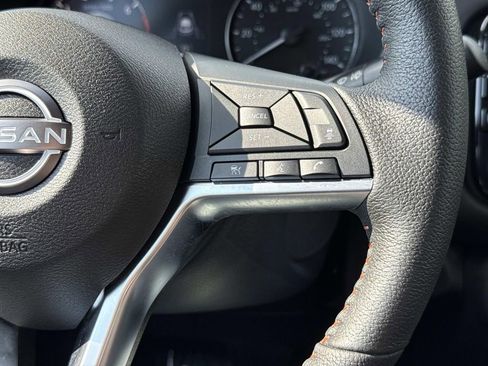Used 2024 Nissan Kicks SR FWD image 9