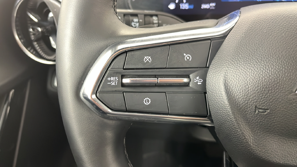 Used 2025 Chevrolet Equinox LT AWD/4WD image 25