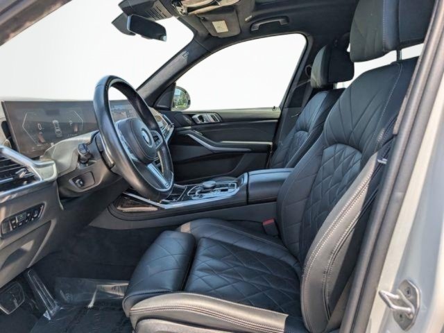 Used 2023 BMW X7 xDrive40i w/ M Sport Package AWD/4WD image 13