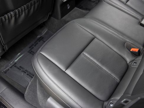 Certified 2026 Porsche Macan AWD/4WD image 47