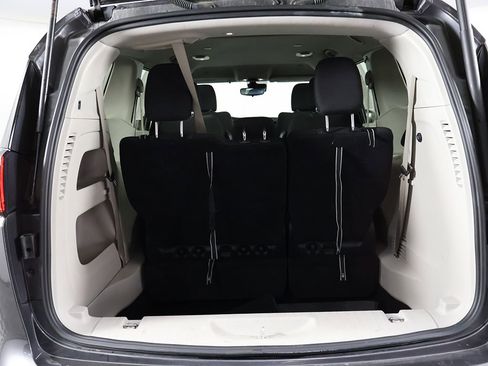 Used 2023 Chrysler Voyager LX FWD image 16
