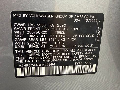 Used 2025 Volkswagen Atlas SE AWD/4WD image 18