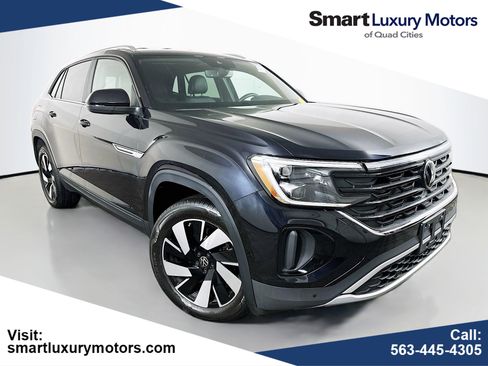 Used 2024 Volkswagen Atlas Cross Sport SE image 1