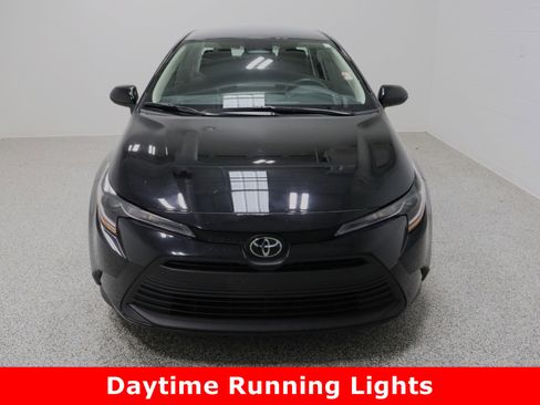 Used 2024 Toyota Corolla LE image 3