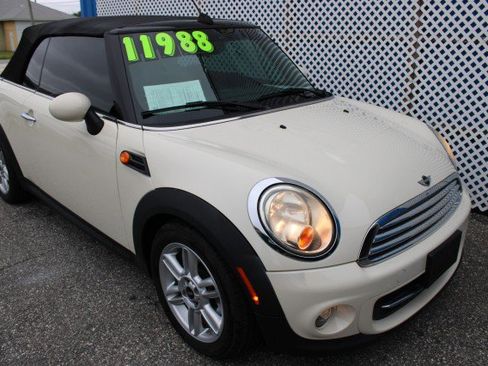 Used 2015 MINI Cooper Convertible image 16