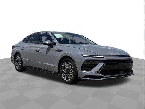 Used 2025 Hyundai Sonata SEL FWD image 7