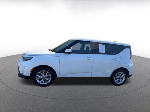 Used 2025 Kia Soul LX w/ LX Technology Package image 8