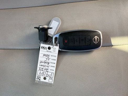 Used 2023 Nissan Rogue SL AWD/4WD image 6