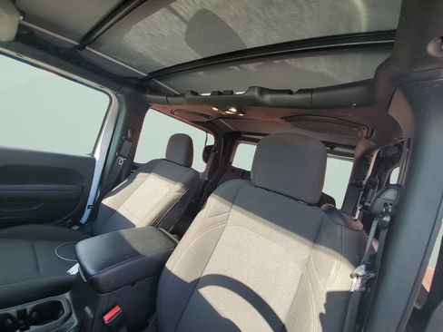 Used 2023 Jeep Wrangler Sport AWD/4WD image 17