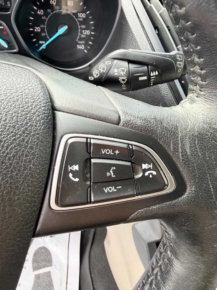 Used 2018 Ford Escape SEL AWD/4WD image 9