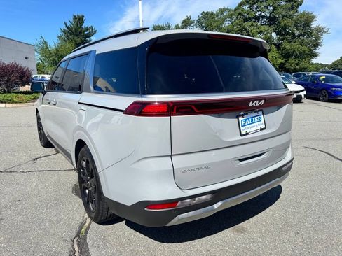 Used 2024 Kia Carnival SX Prestige FWD image 3