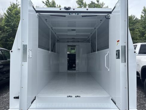 New 2025 Chevrolet Express 3500 w/ Power Convenience Package image 24