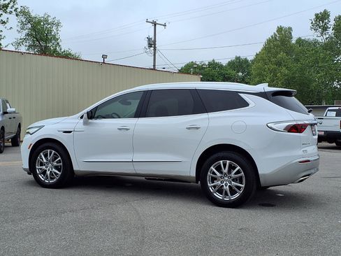 Used 2023 Buick Enclave Essence w/ Experience Buick Package FWD image 22