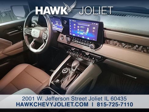 Used 2025 Chevrolet Colorado ZR2 w/ Technology Package AWD/4WD image 24
