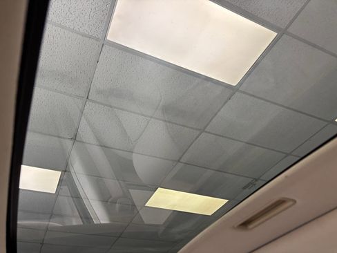 Used 2005 Cadillac STS V8 w/ Preferred Equipment Group image 18