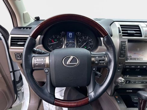 Used 2017 Lexus GX 460 Premium AWD/4WD image 32