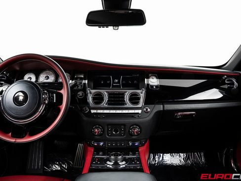 Used 2018 Rolls-Royce Wraith image 19