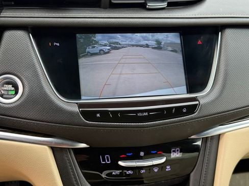 Used 2018 Cadillac XT5 FWD image 22