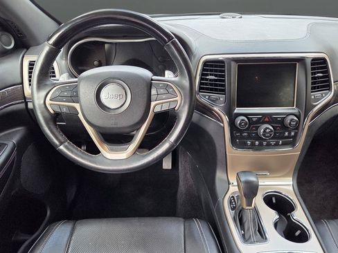 Used 2017 Jeep Grand Cherokee Overland AWD/4WD image 19