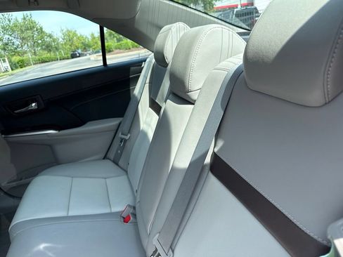 Used 2013 Toyota Camry XLE w/ Leather Pkg FWD image 10