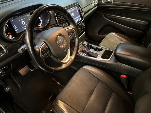 Used 2021 Jeep Grand Cherokee Laredo X image 9