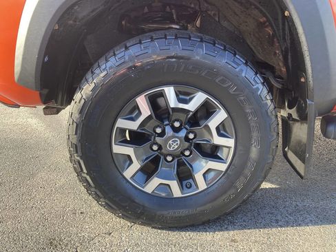 Used 2017 Toyota Tacoma TRD Off-Road image 37