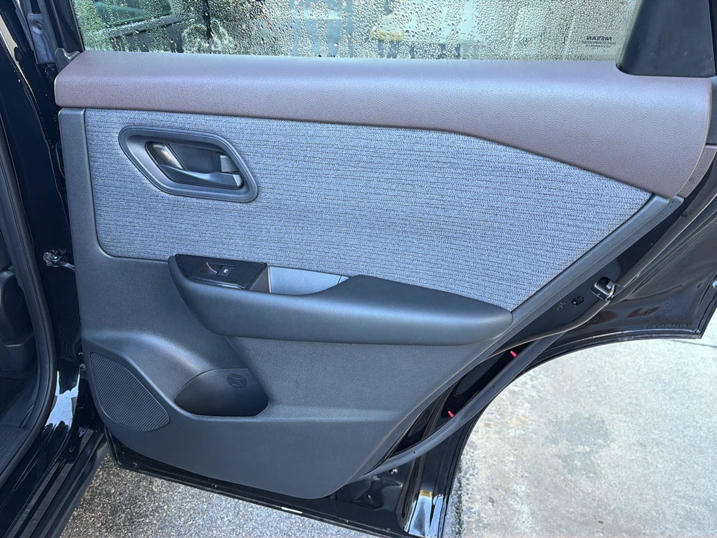Used 2023 Nissan Rogue S AWD/4WD image 15