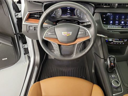 Used 2024 Cadillac XT5 Premium Luxury w/ Technology Package FWD image 15
