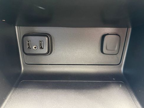 Used 2021 Chevrolet Colorado LT w/ LT Convenience Package image 28