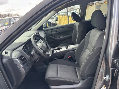 Used 2025 Nissan Rogue SV FWD image 29