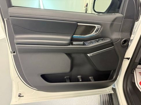 New 2025 Ford Expedition Platinum w/ Stealth Appearance Package image 14