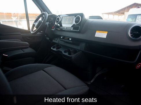 Used 2025 Mercedes-Benz Sprinter 2500 image 37