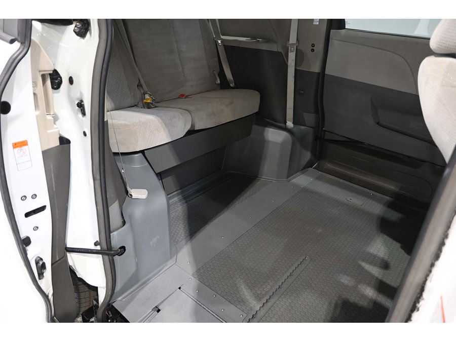 Used 2019 Toyota Sienna LE FWD image 18