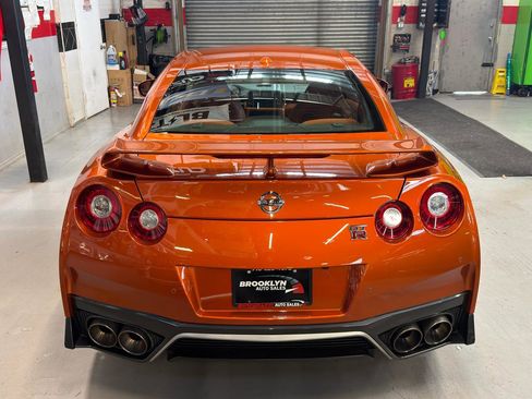 Used 2017 Nissan GT-R Premium w/ Premium Interior Package AWD/4WD image 22