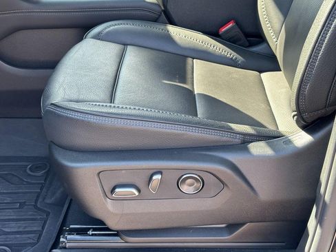 Used 2025 GMC Yukon XL Denali w/ Sun & Power Step Package AWD/4WD image 18