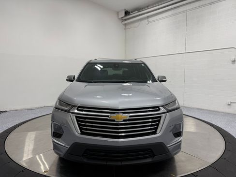 Used 2023 Chevrolet Traverse Premier image 2