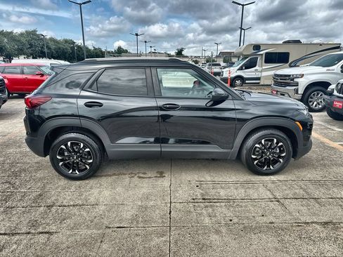 Used 2023 Chevrolet TrailBlazer LT w/ Convenience Package FWD image 10