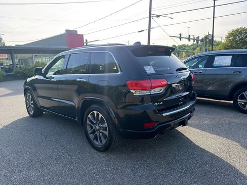 Used 2017 Jeep Grand Cherokee Overland AWD/4WD image 8
