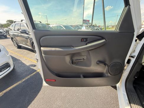 Used 2006 Chevrolet Silverado 3500 2WD Regular Cab w/ Heavy-Duty Power Package image 11