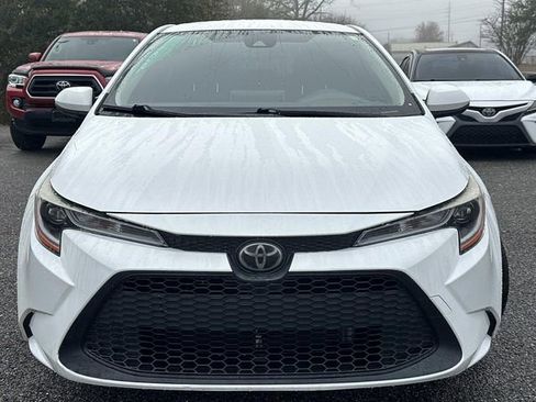 Used 2020 Toyota Corolla LE image 2