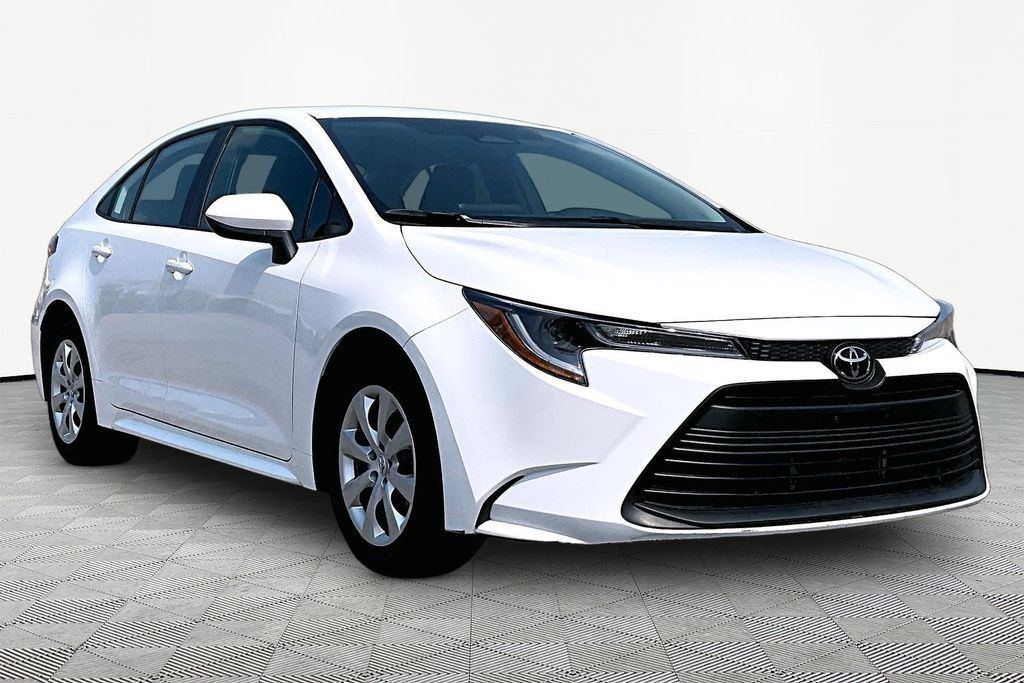 Used 2025 Toyota Corolla LE FWD image 12
