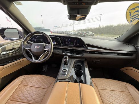 Used 2023 Cadillac Escalade Premium Luxury w/ LPO, Radiant Package AWD/4WD image 20
