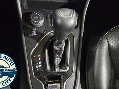 Used 2019 Jeep Cherokee Limited w/ Trailer Tow Group image 22